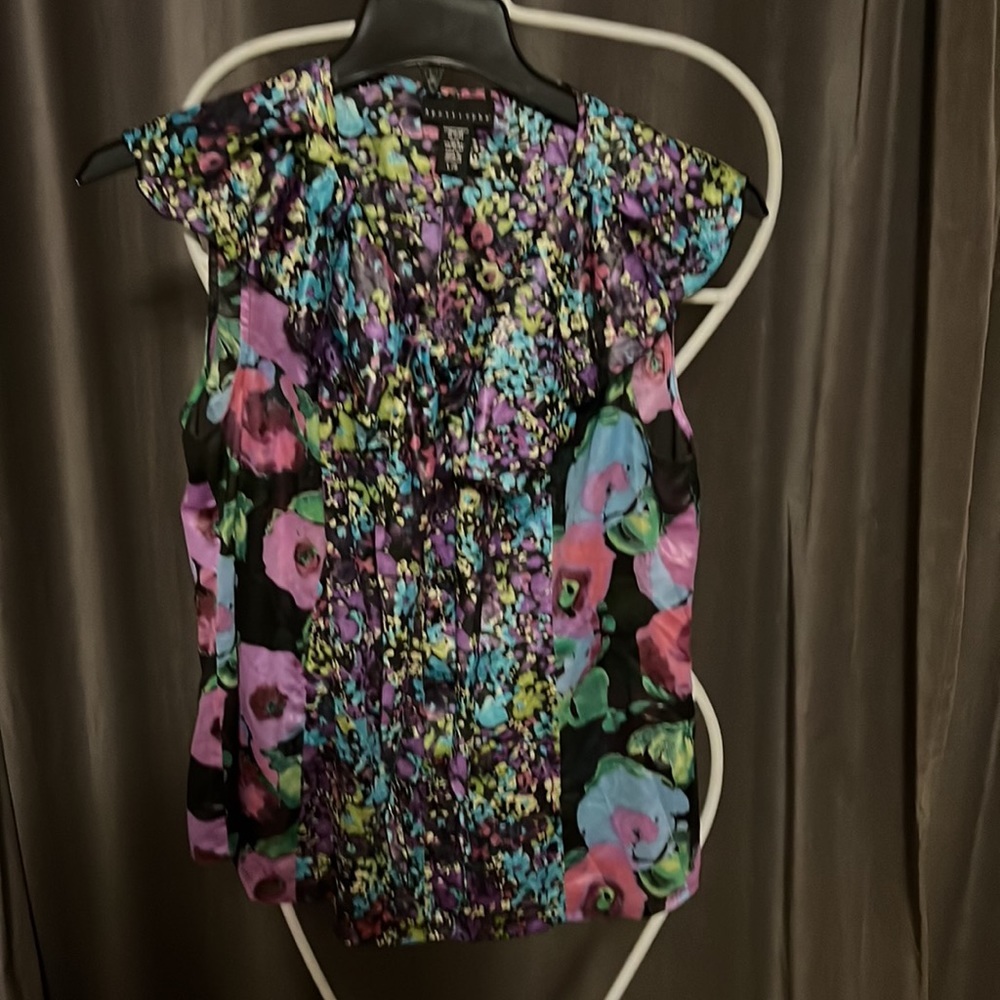 2 tops apostrophe ruffles floral - Picture 3 of 9